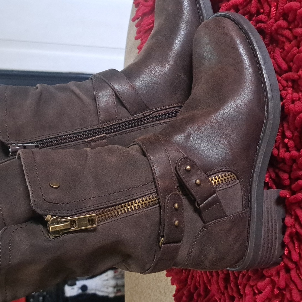 Fergalieious boots